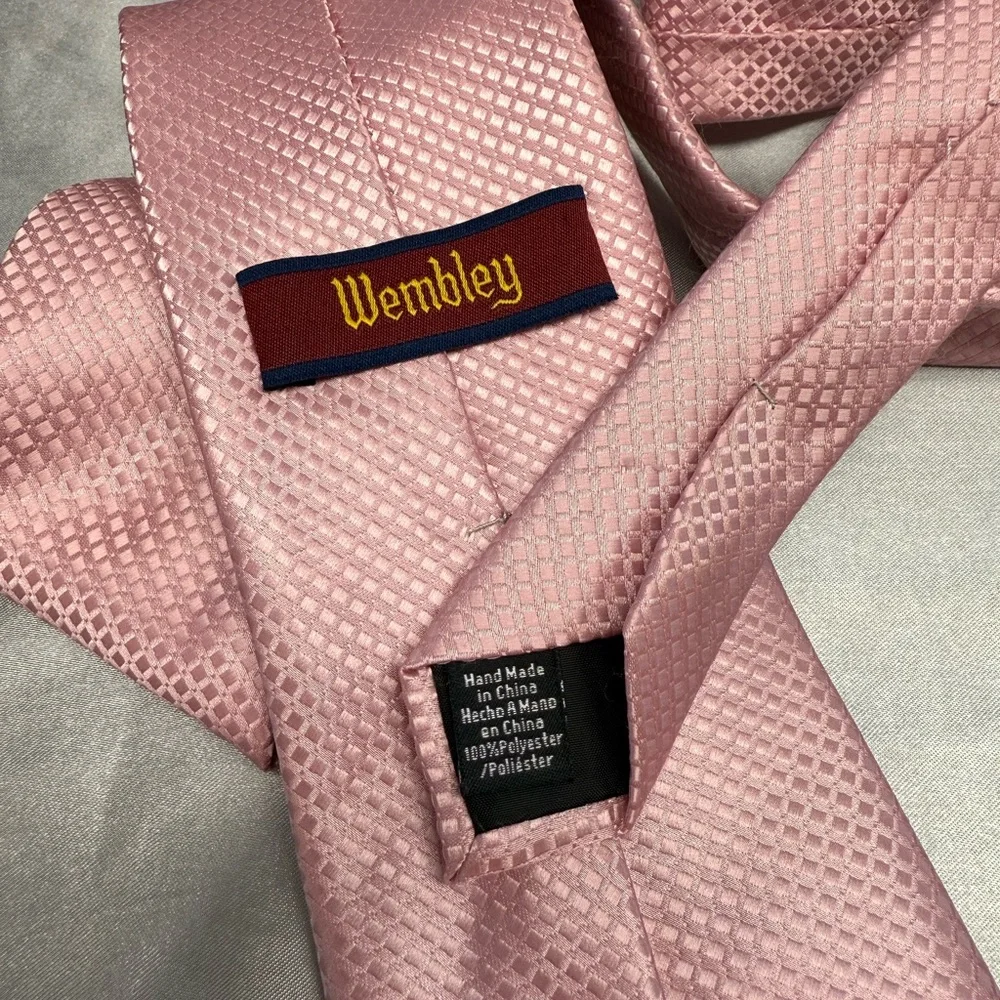 Wembley Pink Textured Men’s Neck Tie - Picture 2 of 3